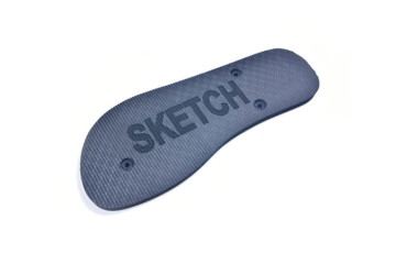 Gravírovanie logo Sketch na plážové šľapky Gravirovanie logo Sketch na plazove slapky