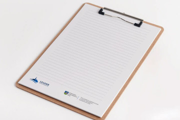 hlavičkový papír loga na spodní části