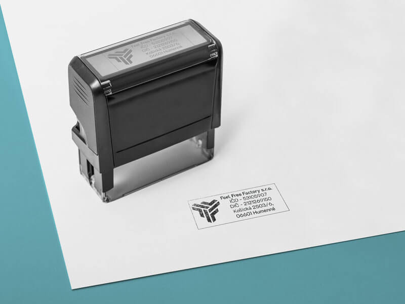 pečiatka s názvom firmy a logom