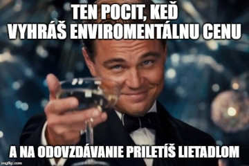 Aj reklamné predmety môžu byť ekologické. Tašku, pohár a jedlé slamky v newsletteri z polovice februára doplnili USB kľúč z bambusu a solárna powerbanka. Meme - Buď eko