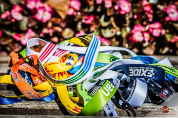 Šnúrky na krk s logom logo