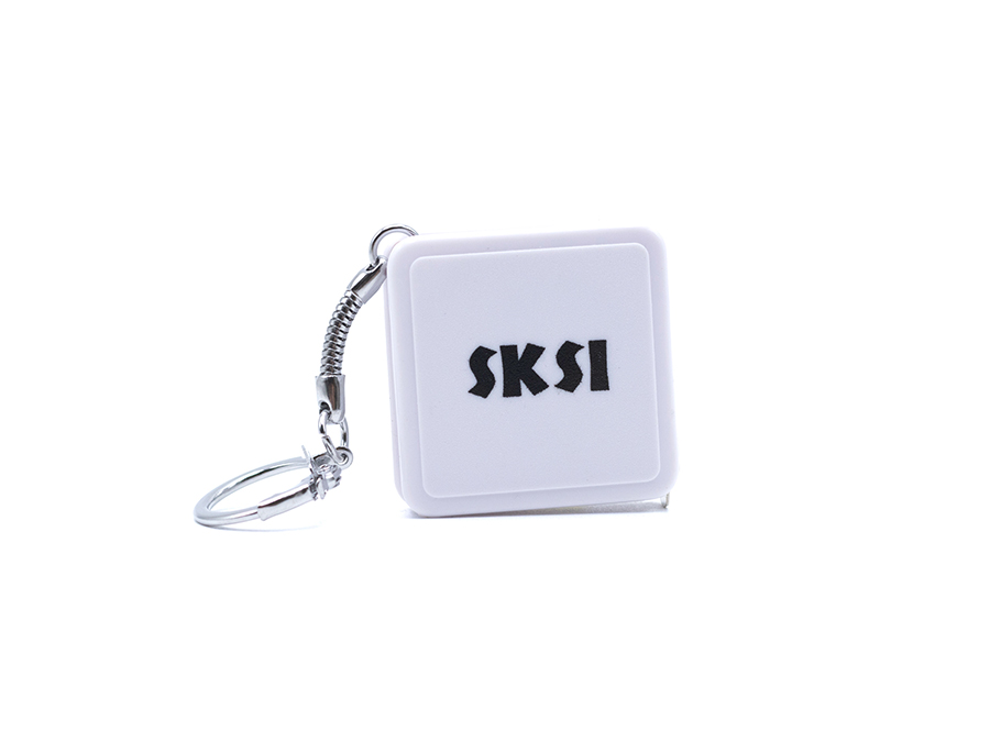 prívesok meter s logom