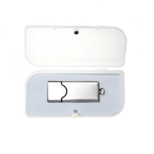 Plastová krabička na USB s magnetickým zatváraním