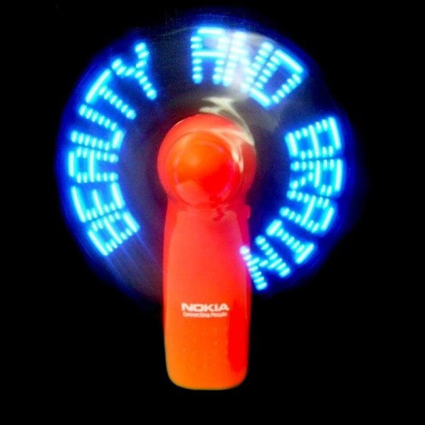 Prenosný LED vetráčik so svietiacim textom či logom