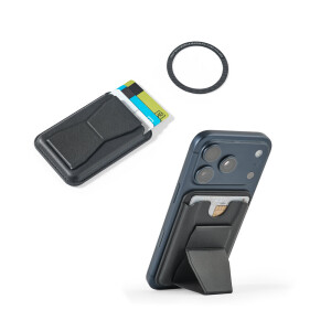 CONNOR. Magnetické puzdro na karty vyrobené z PU kože, ľahko sa pripevňuje na zadnú stranu mobilného telefónu, s RFID blokovaním — čierna