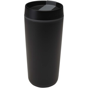 Plastový hrnček Sedona s objemom 480 ml s dvojitou stenou — čierna
